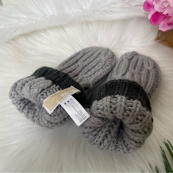 Michael Kors Gloves - Picture 8 of 9